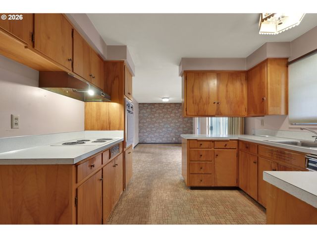 526 ARCHIE St, Eugene, OR 97402