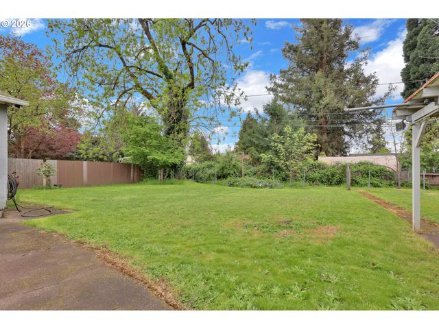526 ARCHIE St, Eugene, OR 97402
