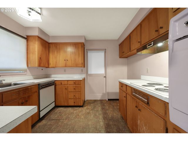 526 ARCHIE St, Eugene, OR 97402