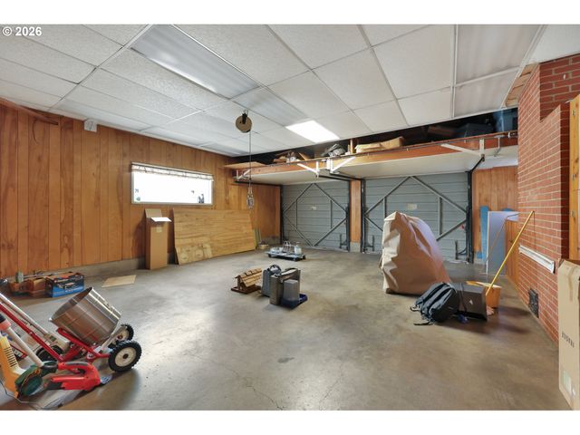 526 ARCHIE St, Eugene, OR 97402