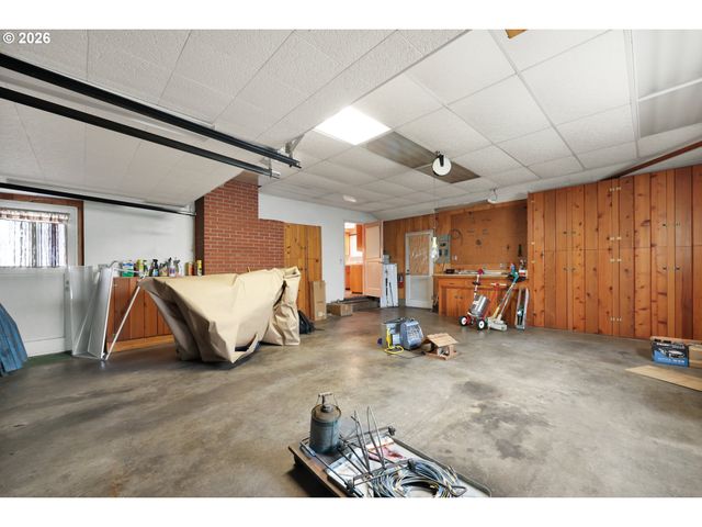 526 ARCHIE St, Eugene, OR 97402