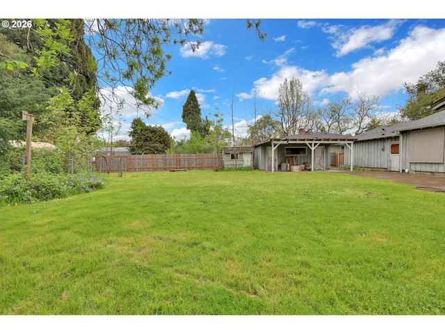 526 ARCHIE St, Eugene, OR 97402