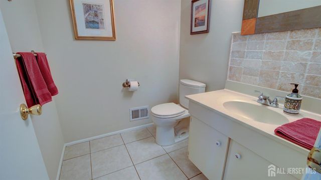 20 Wisteria Court, South Brunswick, NJ 08852