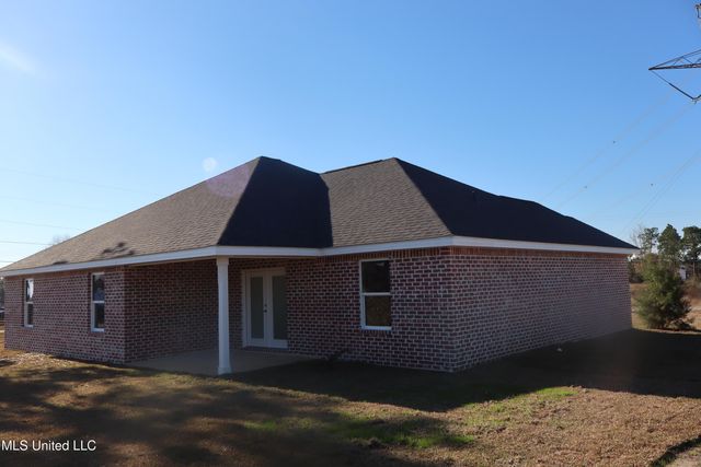 21700 E Edgewood Drive, Saucier, MS 39574