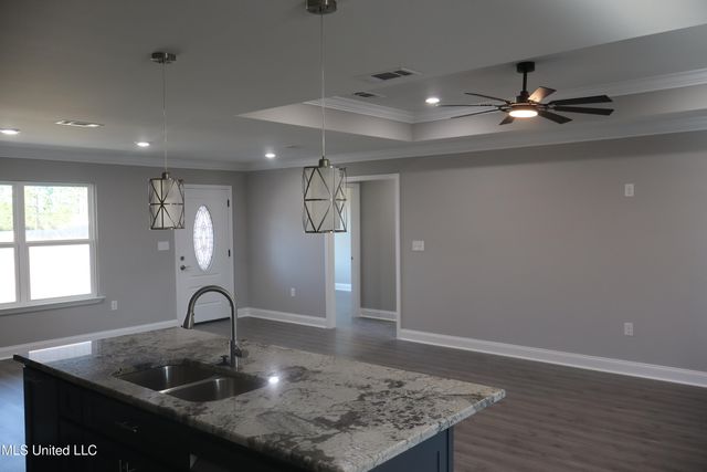 21700 E Edgewood Drive, Saucier, MS 39574