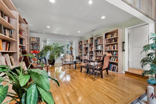 14024 Califa, Valley Glen, CA 91401