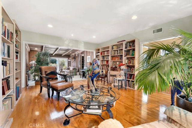 14024 Califa, Valley Glen, CA 91401