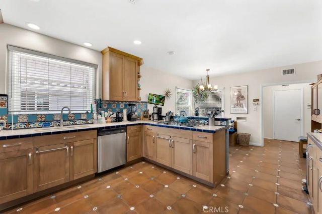 14024 Califa, Valley Glen, CA 91401