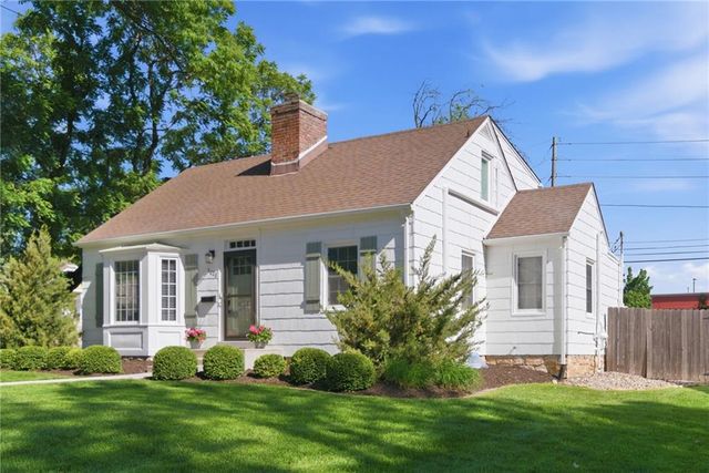 3020 W 47th Terrace, Westwood, KS 66205