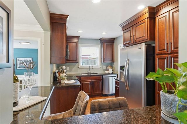 3020 W 47th Terrace, Westwood, KS 66205