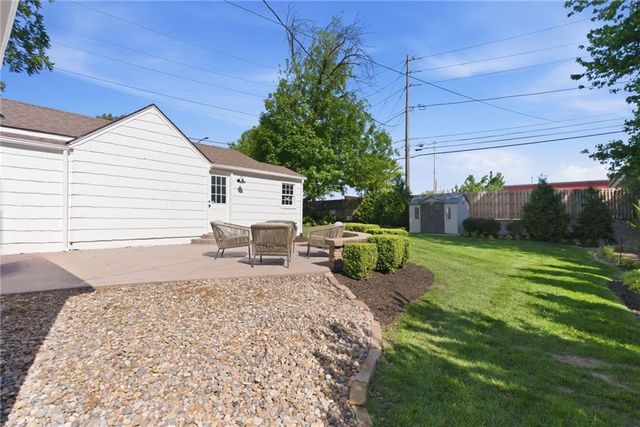 3020 W 47th Terrace, Westwood, KS 66205