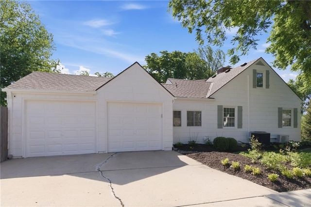 3020 W 47th Terrace, Westwood, KS 66205