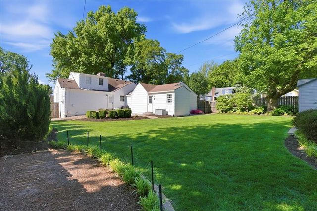 3020 W 47th Terrace, Westwood, KS 66205