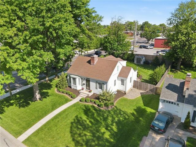 3020 W 47th Terrace, Westwood, KS 66205