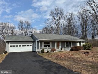 2559 HICKORY CORNER RD, Augusta, WV 26704