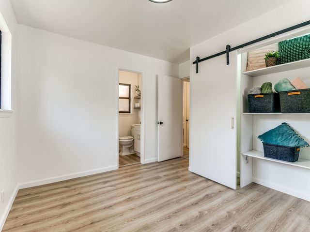 752 Oakwood Avenue, Hurst, TX 76053