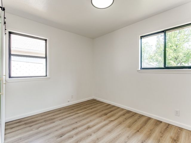 752 Oakwood Avenue, Hurst, TX 76053