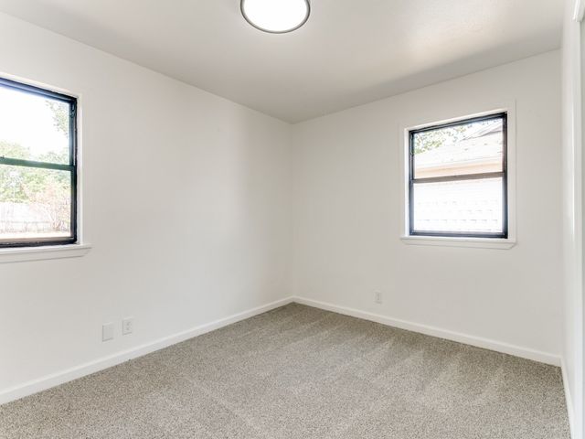 752 Oakwood Avenue, Hurst, TX 76053