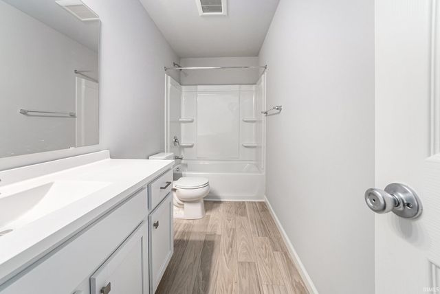 50719 Hunters Edge Drive, Elkhart, IN 46514