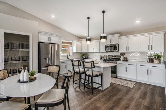 50719 Hunters Edge Drive, Elkhart, IN 46514