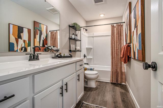 50719 Hunters Edge Drive, Elkhart, IN 46514