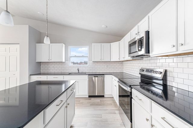 50719 Hunters Edge Drive, Elkhart, IN 46514