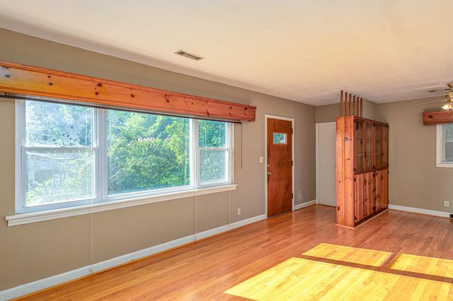 1619 S Seminole Drive, Chattanooga, TN 37412