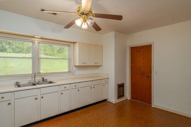 1619 S Seminole Drive, Chattanooga, TN 37412