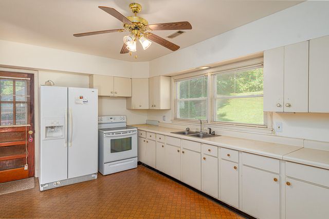 1619 S Seminole Drive, Chattanooga, TN 37412
