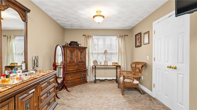 9 Kenneth Avenue, Warwick, RI 02886