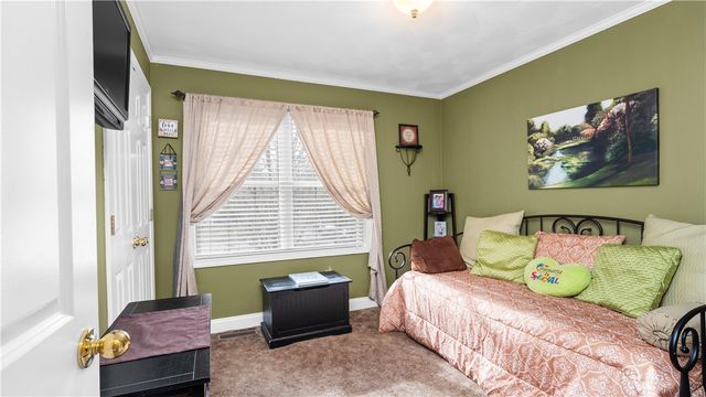 9 Kenneth Avenue, Warwick, RI 02886