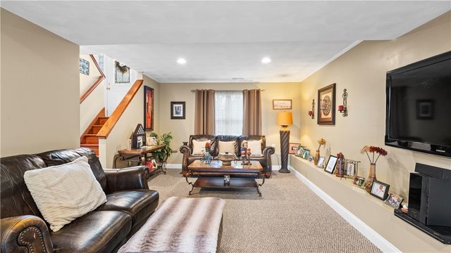 9 Kenneth Avenue, Warwick, RI 02886