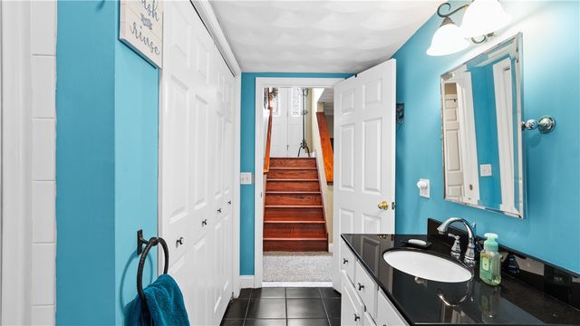 9 Kenneth Avenue, Warwick, RI 02886