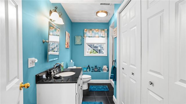 9 Kenneth Avenue, Warwick, RI 02886