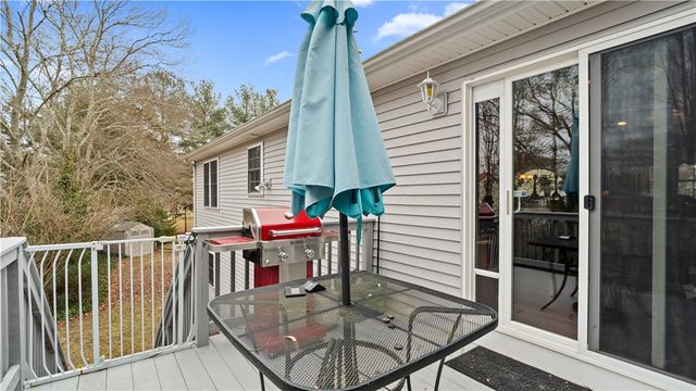 9 Kenneth Avenue, Warwick, RI 02886