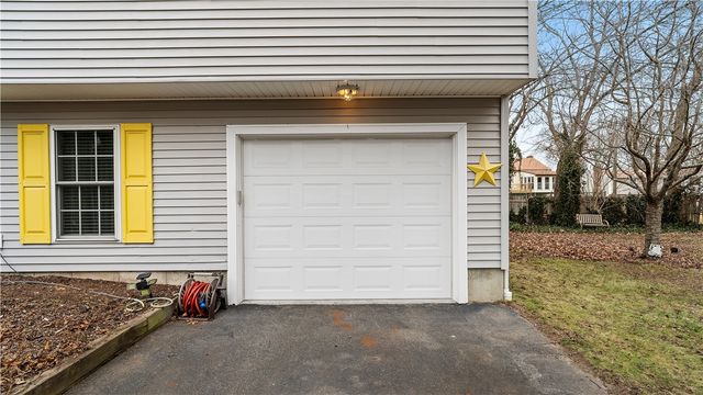 9 Kenneth Avenue, Warwick, RI 02886