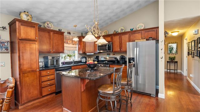 9 Kenneth Avenue, Warwick, RI 02886