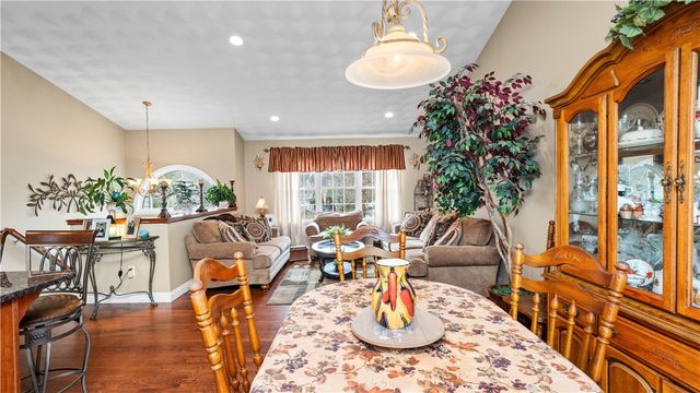 9 Kenneth Avenue, Warwick, RI 02886