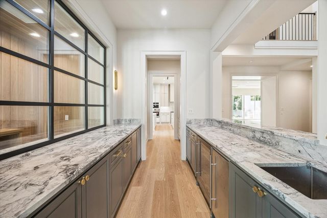 3717 Chevy Chase Drive, Houston, TX 77019