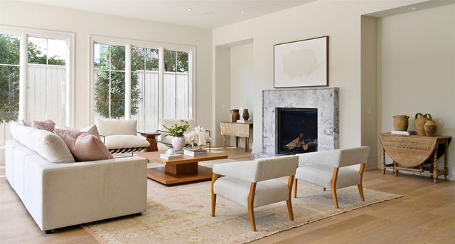 3717 Chevy Chase Drive, Houston, TX 77019