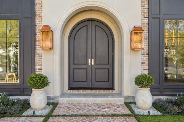 3717 Chevy Chase Drive, Houston, TX 77019