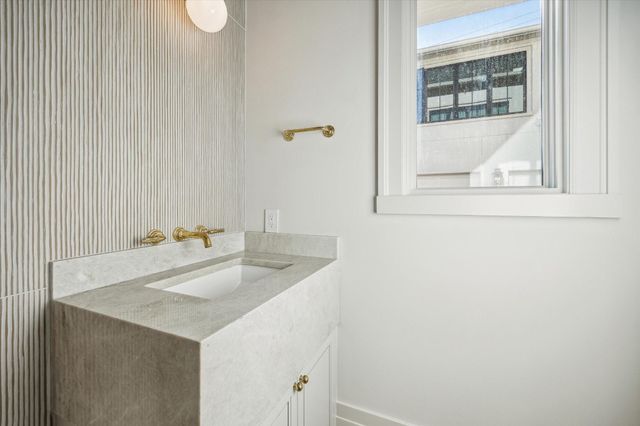 3717 Chevy Chase Drive, Houston, TX 77019