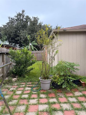 8807 Kindlewood Drive, Houston, TX 77099