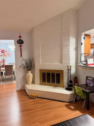 8807 Kindlewood Drive, Houston, TX 77099