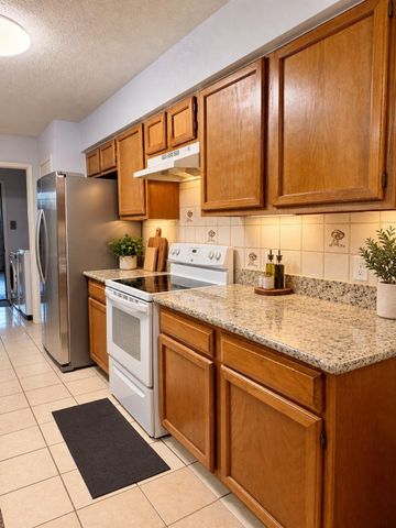 8807 Kindlewood Drive, Houston, TX 77099