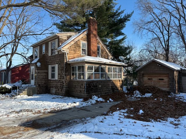 114 Ashley Avenue, Rockford, IL 61102