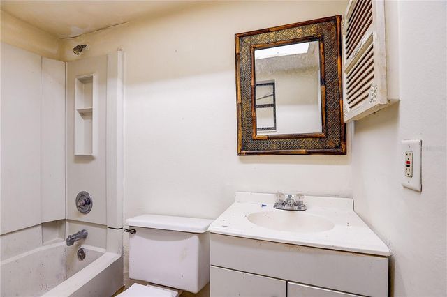 1262 E 113TH AVENUE H112, Tampa, FL 33612