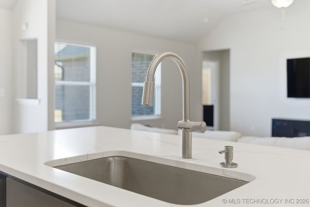 12307 S Maplewood Avenue, Bixby, OK 74008