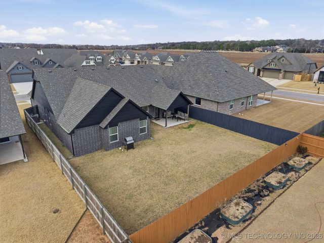 12307 S Maplewood Avenue, Bixby, OK 74008