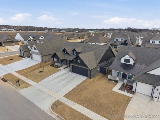 12307 S Maplewood Avenue, Bixby, OK 74008